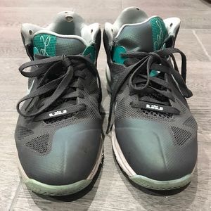 LeBron 9’s Easter Low (Men’s Size 8)